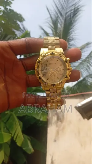 Saigela Gold Watch
