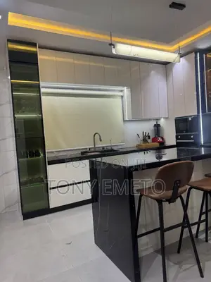 Luxury Kitchen Cabinets & Custom Kitchen Design