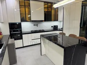 Luxury Kitchen Cabinets & Custom Kitchen Design