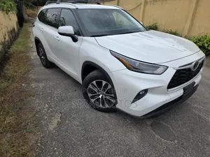 Toyota Highlander XLE 2022 White