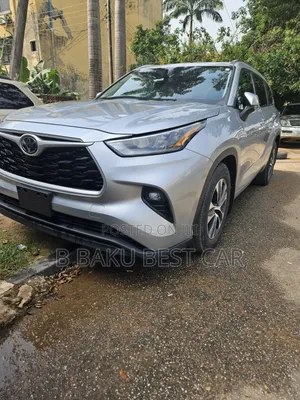 Toyota Highlander XLE 2021 Silver