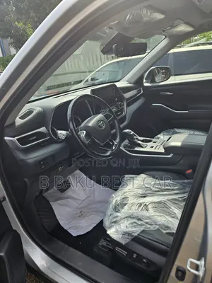 Toyota Highlander XLE 2021 Silver