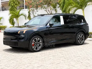 New Lynk & Co 900 2025 Black