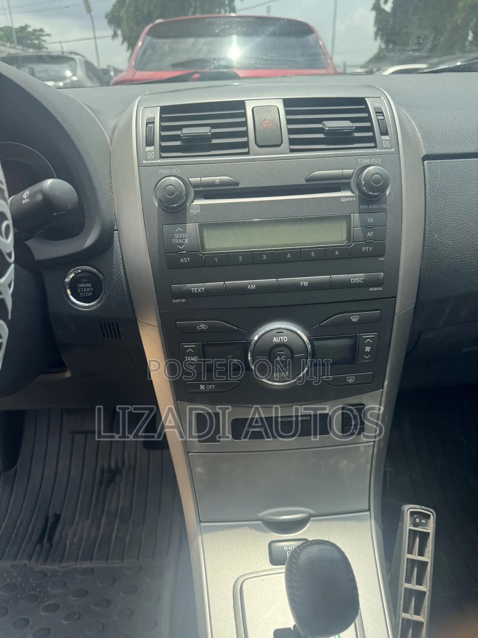 Toyota Corolla 2010 Silver