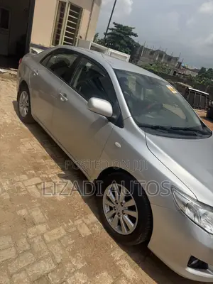 Toyota Corolla 2010 Silver