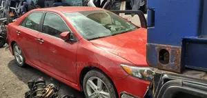 Toyota Camry SE 4dr Sedan (2.5L 4cyl 6A) 2013 Red