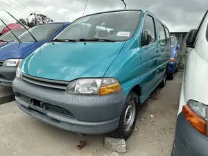 Toyota HiAce 2006