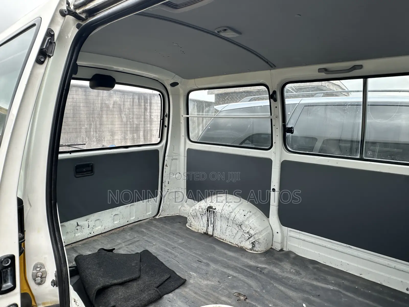 Toyota HiAce 2006