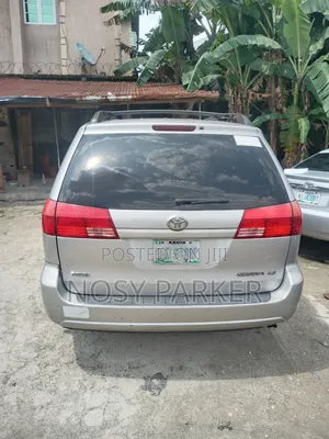 Toyota Sienna XLE AWD 2005 Silver