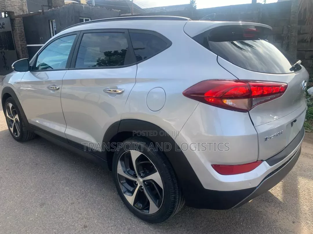 Hyundai Tucson 2016 Silver
