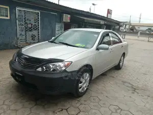 Toyota Camry 2005 Silver
