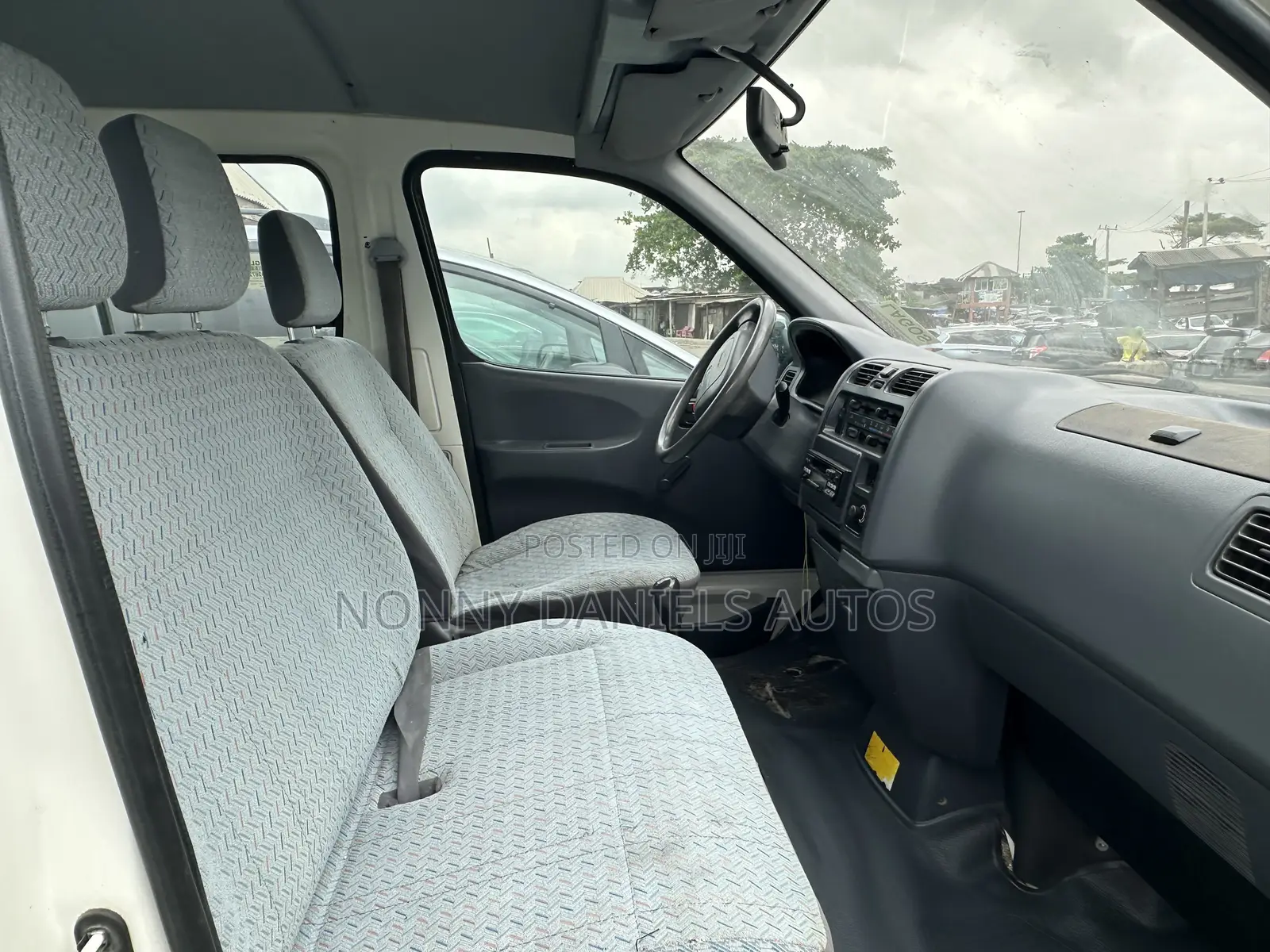 Toyota HiAce 2006 Yellow
