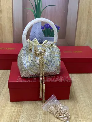 The Golden Royale Crystal Bucket Bag �
