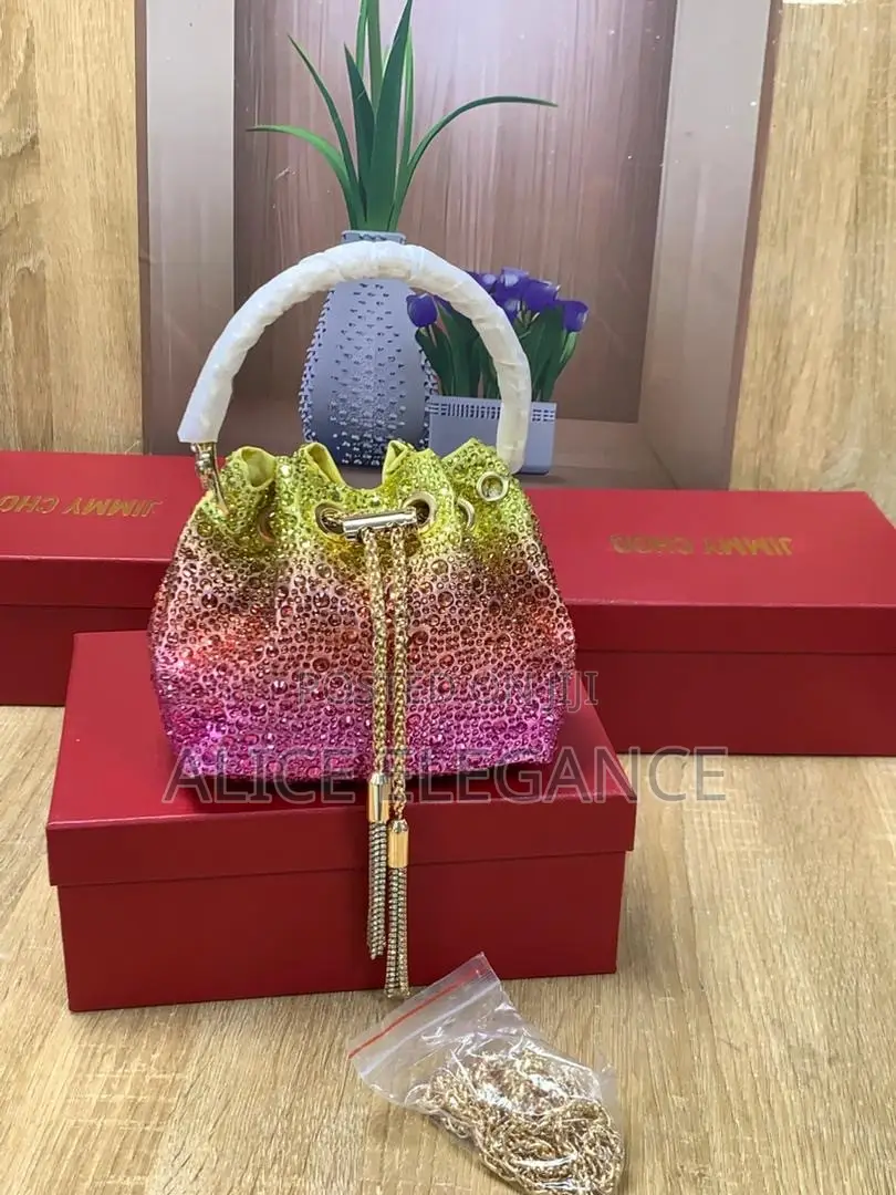 The Golden Royale Crystal Bucket Bag �