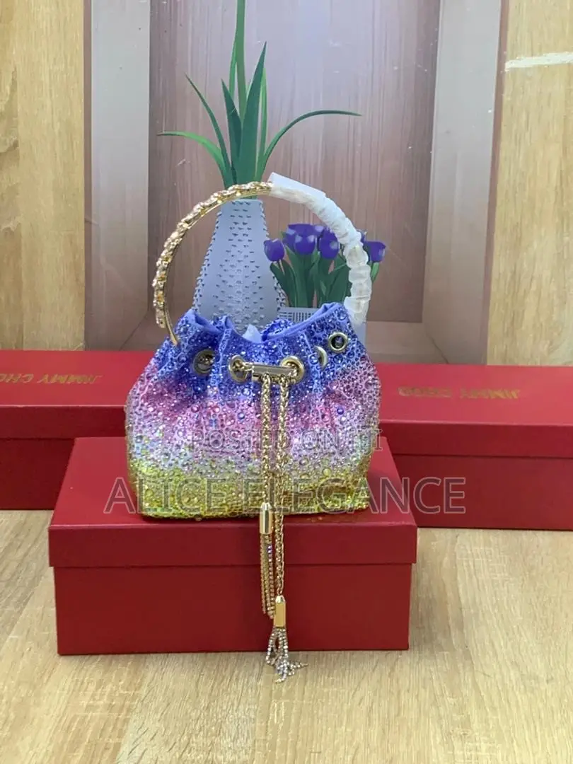 The Golden Royale Crystal Bucket Bag �