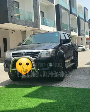Toyota Hilux SR5 2014 Black