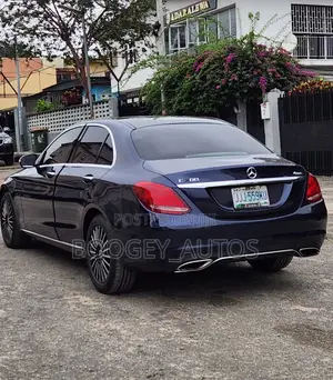 Mercedes-Benz C300 2015 Blue
