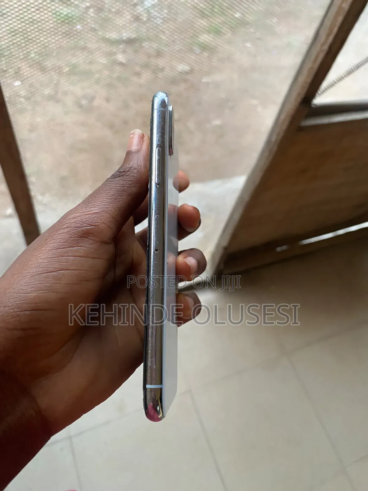 Apple iPhone X 64 GB White