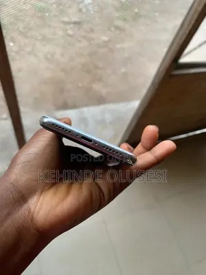 Apple iPhone X 64 GB White