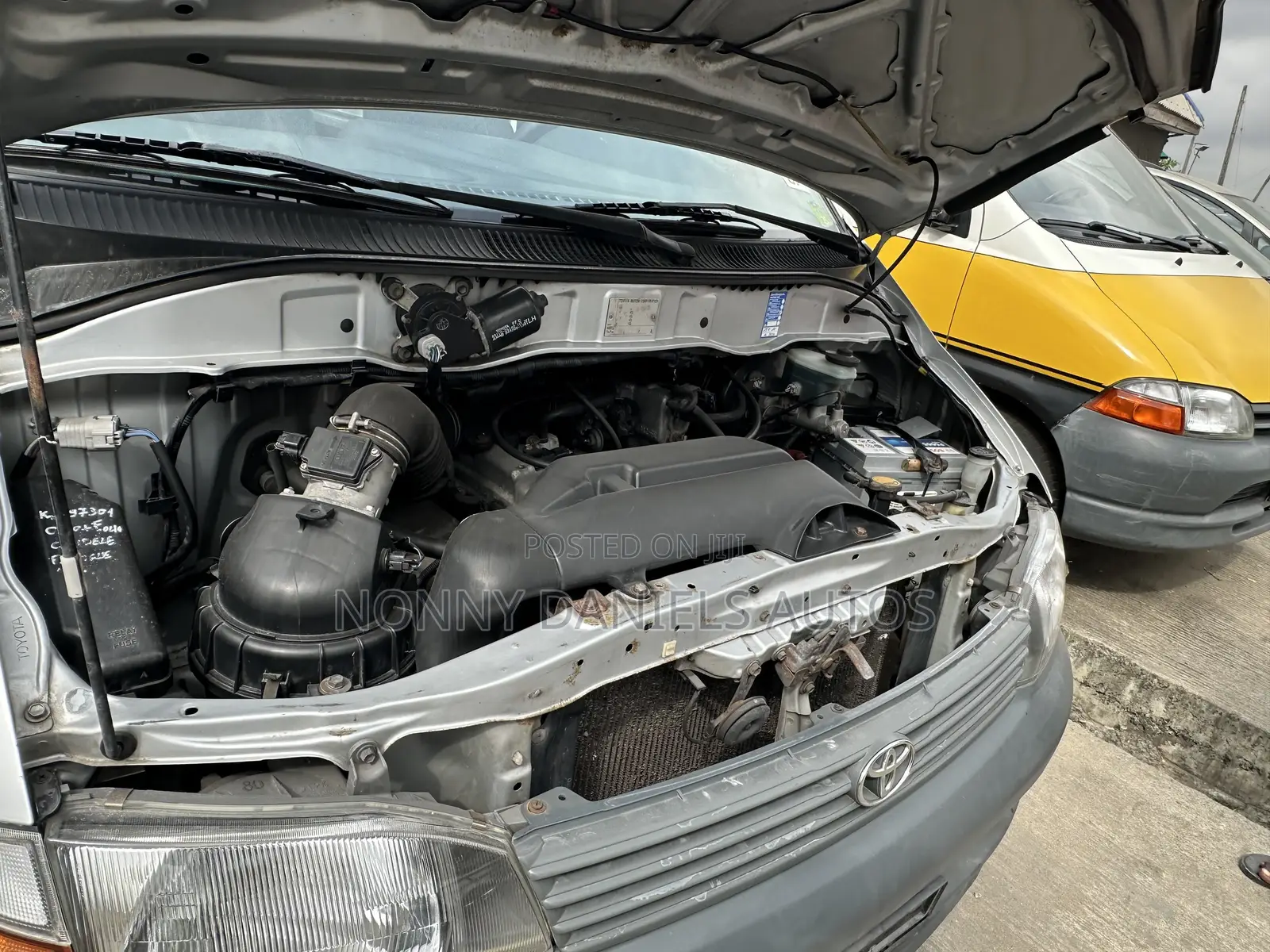 Toyota HiAce 2006 Silver
