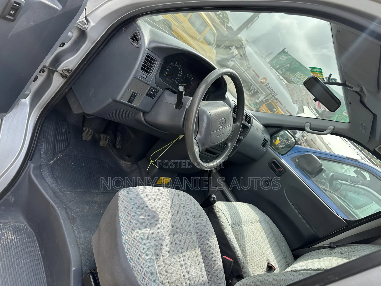 Toyota HiAce 2006 Silver