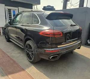 Porsche Cayenne 2016 Black