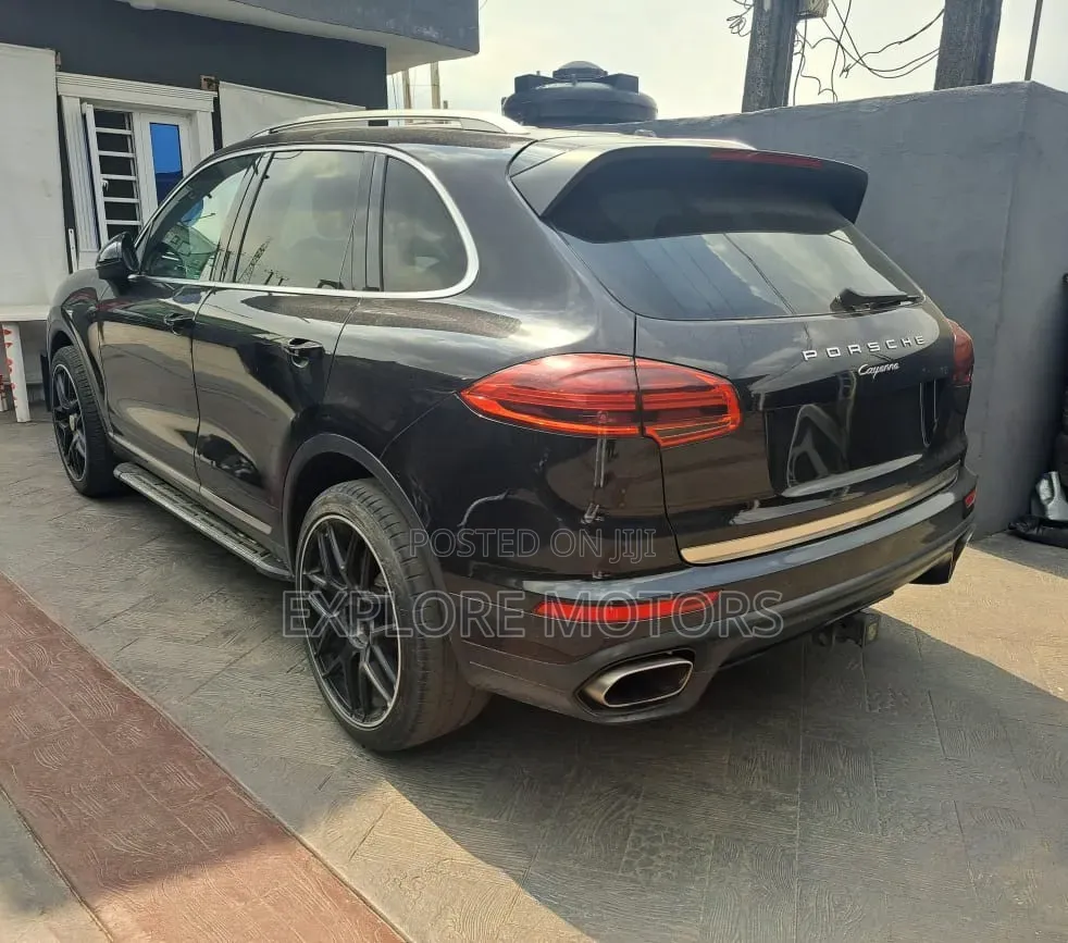 Porsche Cayenne 2016 Black