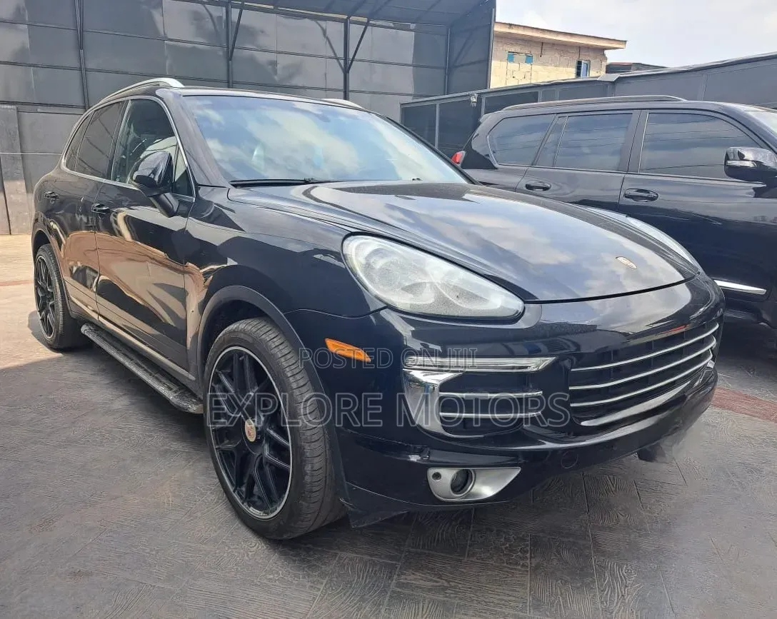 Porsche Cayenne 2016 Black
