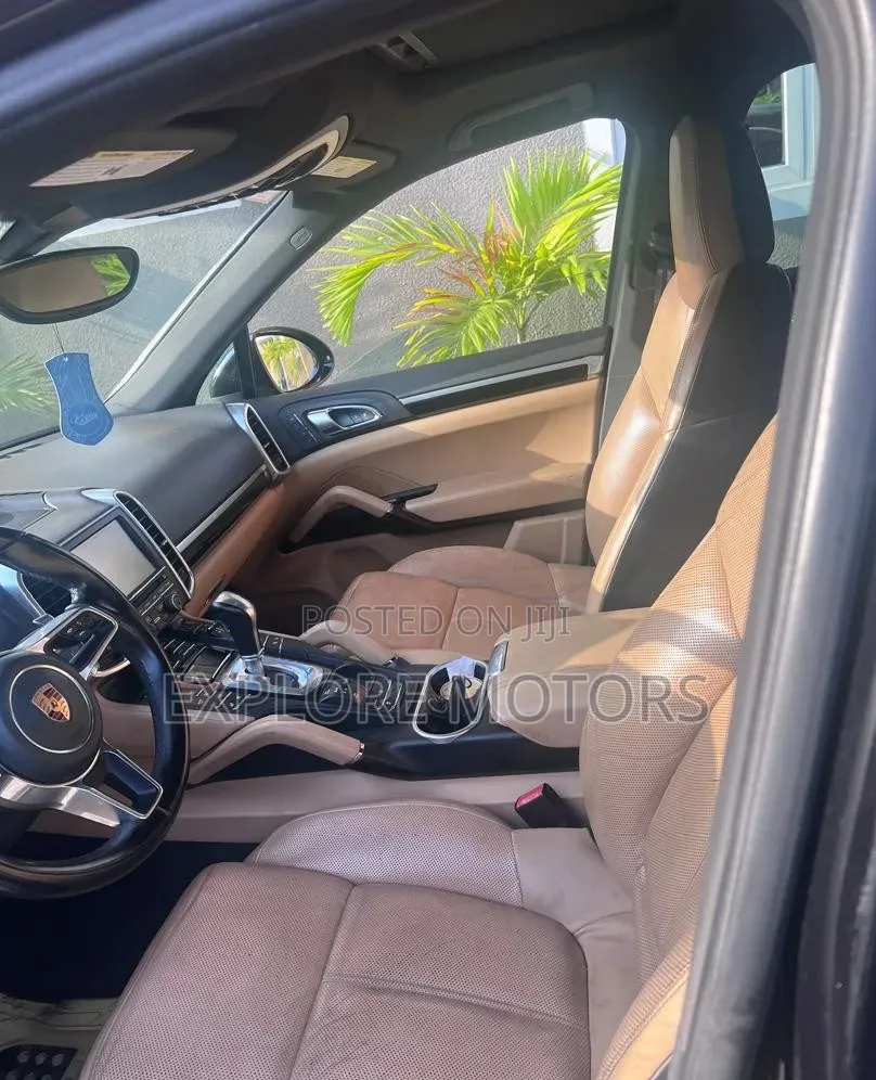 Porsche Cayenne 2016 Black