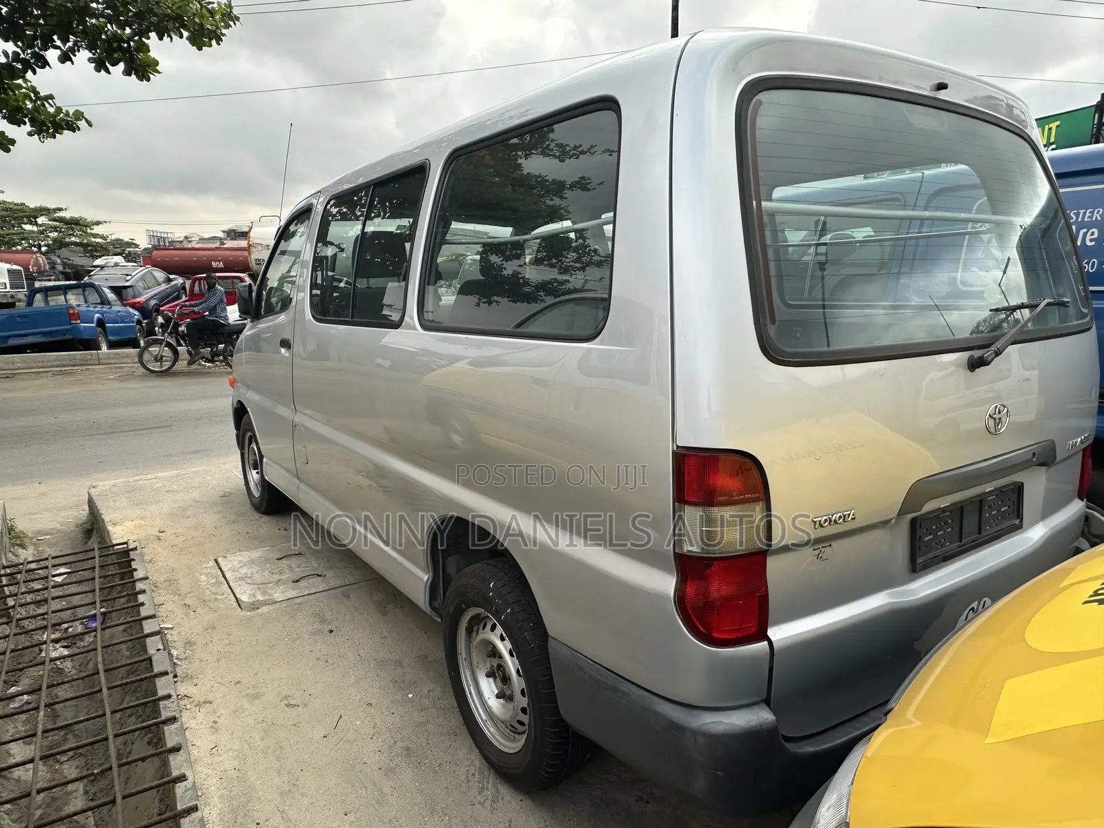 Toyota HiAce 2006 Silver
