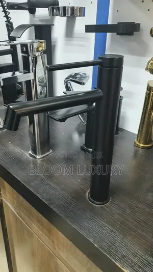 Matte Black/Gold Countertop Basin Faucet