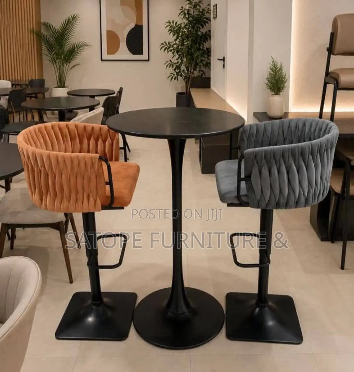 Elegant Design Bar Stool and Table