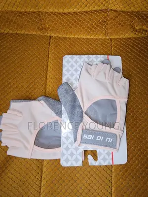Female Gym Gloves
