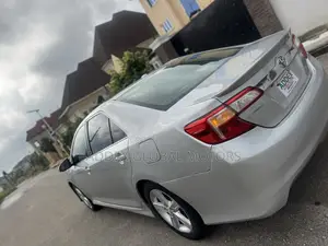 Toyota Camry SE 4dr Sedan (2.5L 4cyl 6A) 2012 Silver