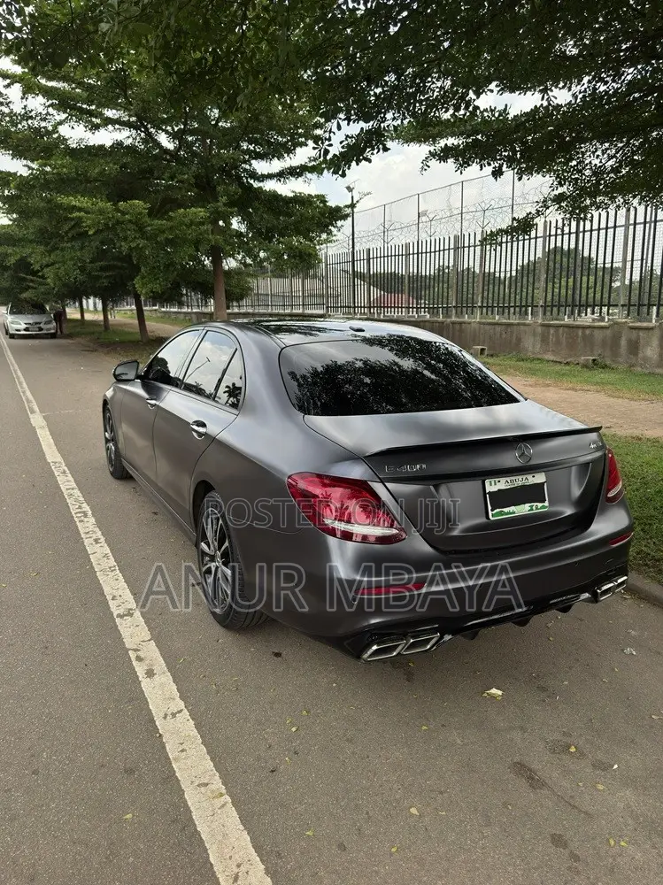 Mercedes-Benz E400 2018 Gray