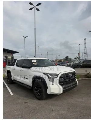 Toyota Tundra Hybrid 2025 White