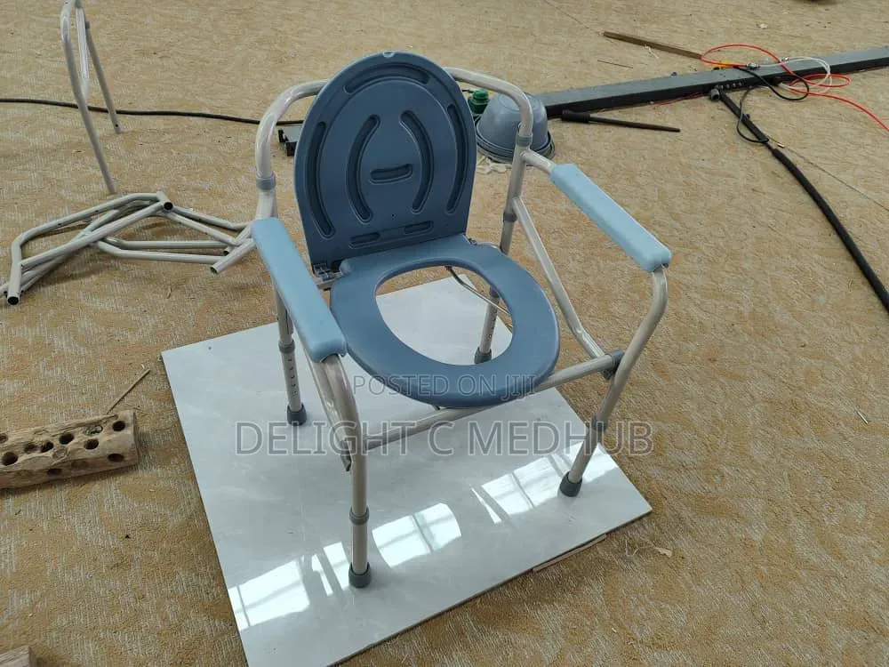 Commode Chair