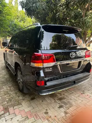 Toyota Land Cruiser 2022 Black