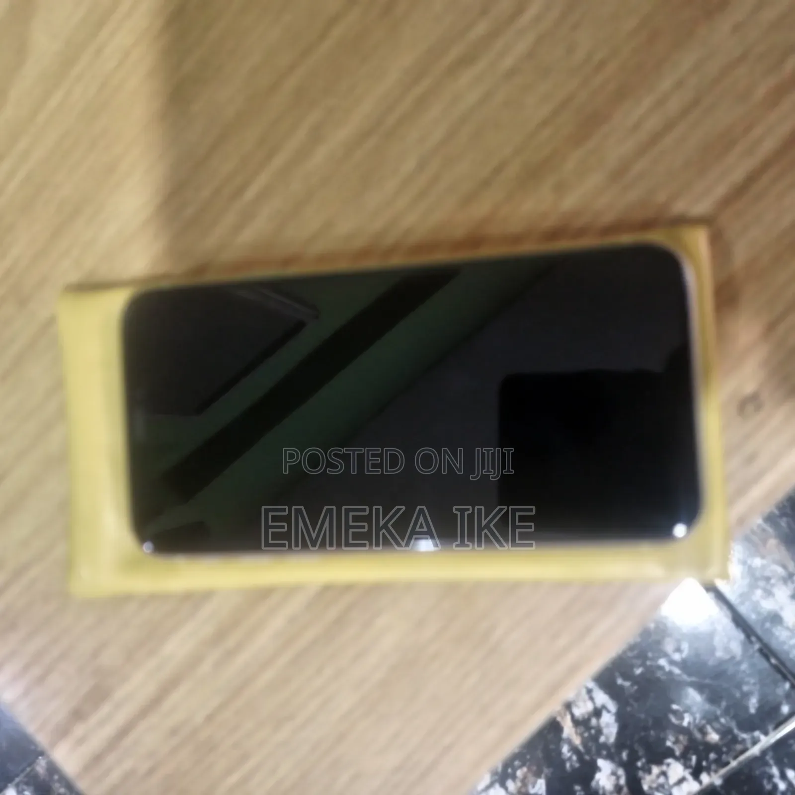 Apple iPhone XR 64 GB Yellow
