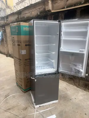 Hisense RD-35DCB Silver Fridge With Water Dispenser 264 Litres