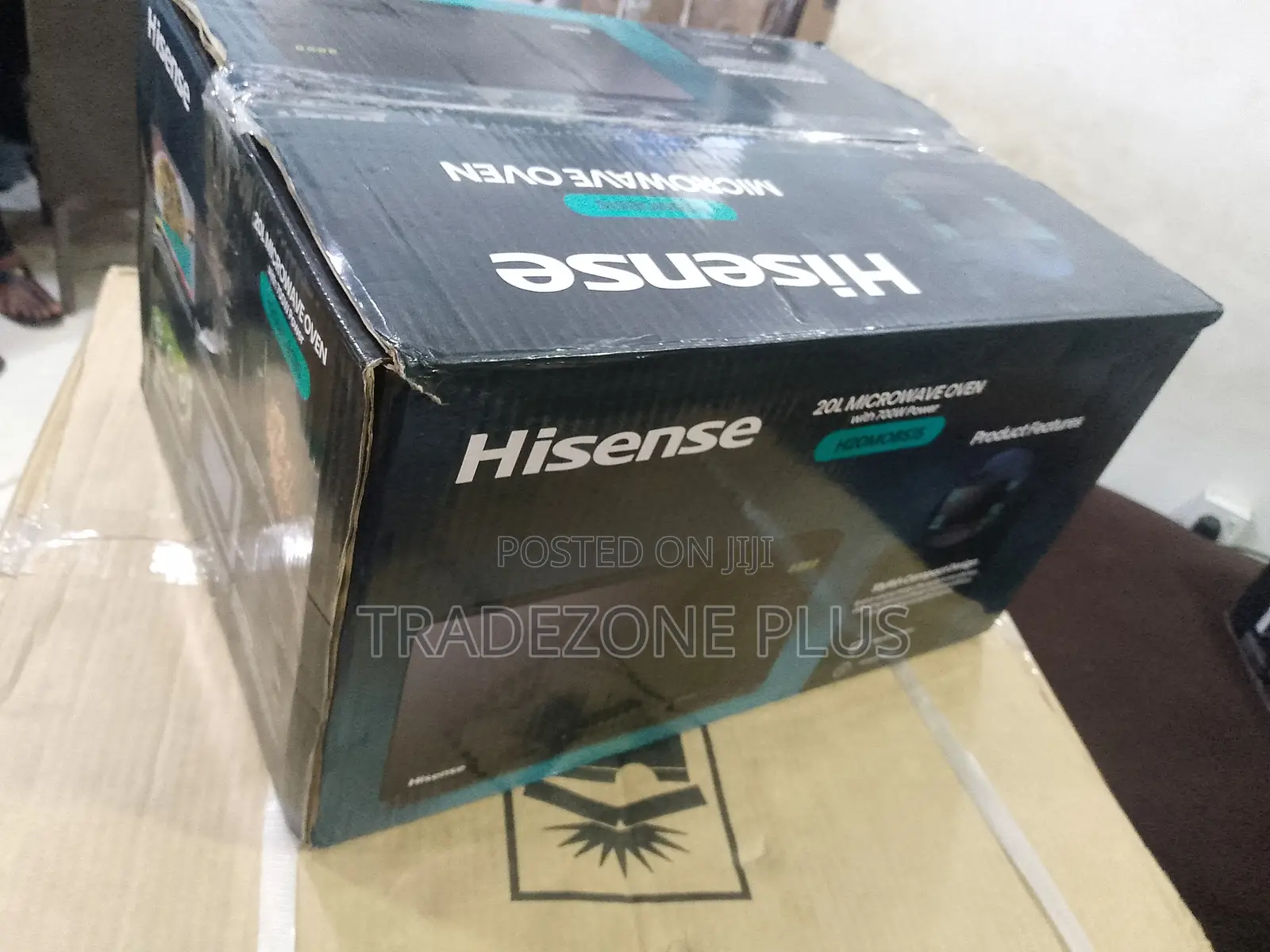 Hisense 700W Compact Microwave Oven – 20L Capacity