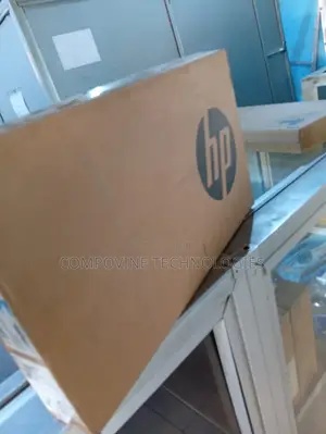 New Laptop HP 14S 8GB Intel Core i7 SSD 512GB
