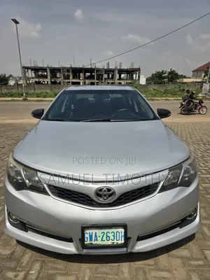 Toyota Camry SE 4dr Sedan (2.5L 4cyl 6A) 2012 Silver