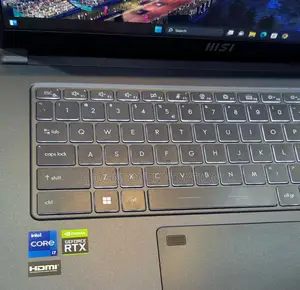 Laptop MSI Prestige 16 AI Studio 16GB Intel Core i7 SSD 512GB