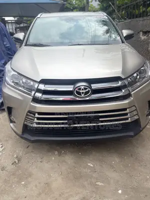 Toyota Highlander Limited 4dr SUV (3.5L 6cyl 6A) 2015 Gold