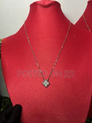 Silver Vica Neckchain