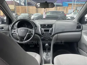 Hyundai Accent SE Sedan 2016 Brown