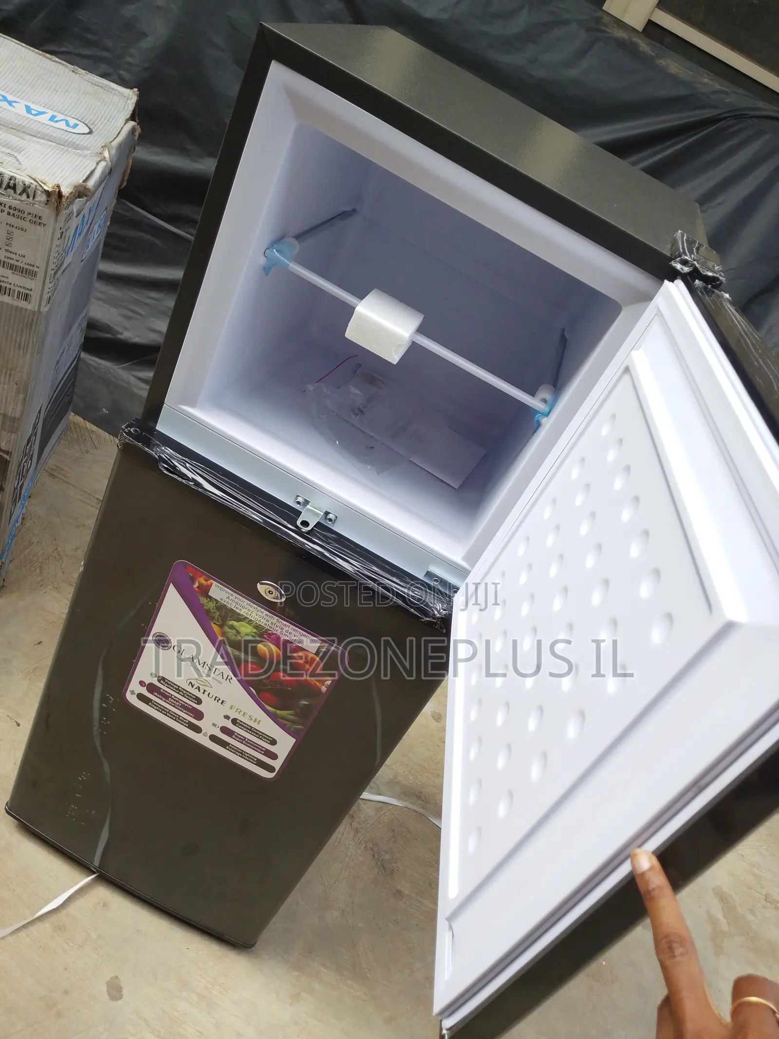 A Smart Cooling Choice: Glamstar 175L Refrigerator