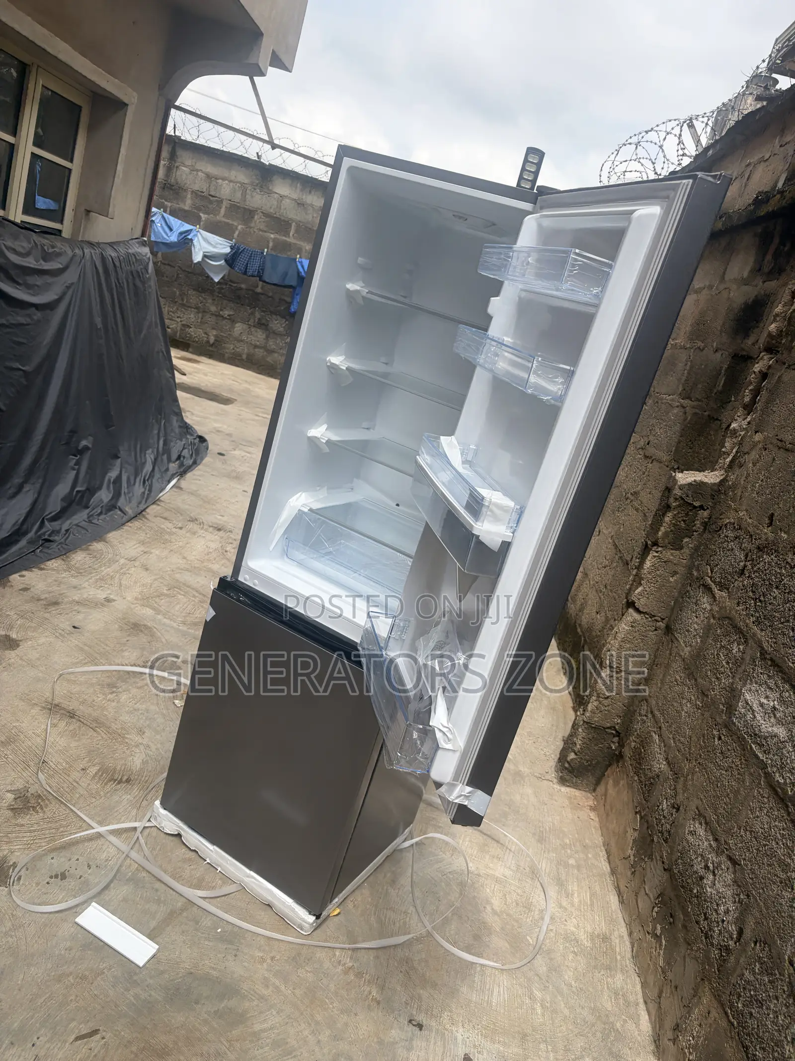 Hisense RD-35DCB 264l Modern Refrigerator With Water Dispenser