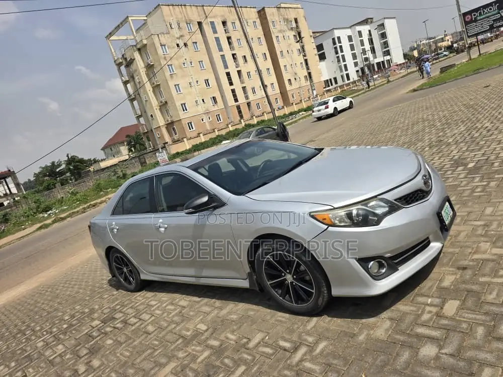 Toyota Camry 2013 Silver